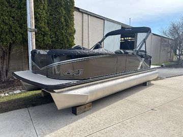 2025 Tahoe Pontoon LTZ Cruise Rear Bench