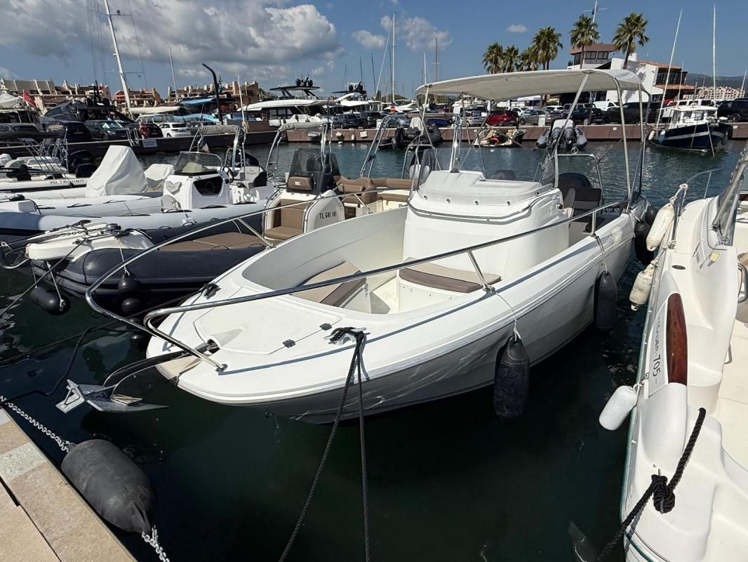 Jeanneau Cap Camarat 7.5 CC SÉRIE 2
