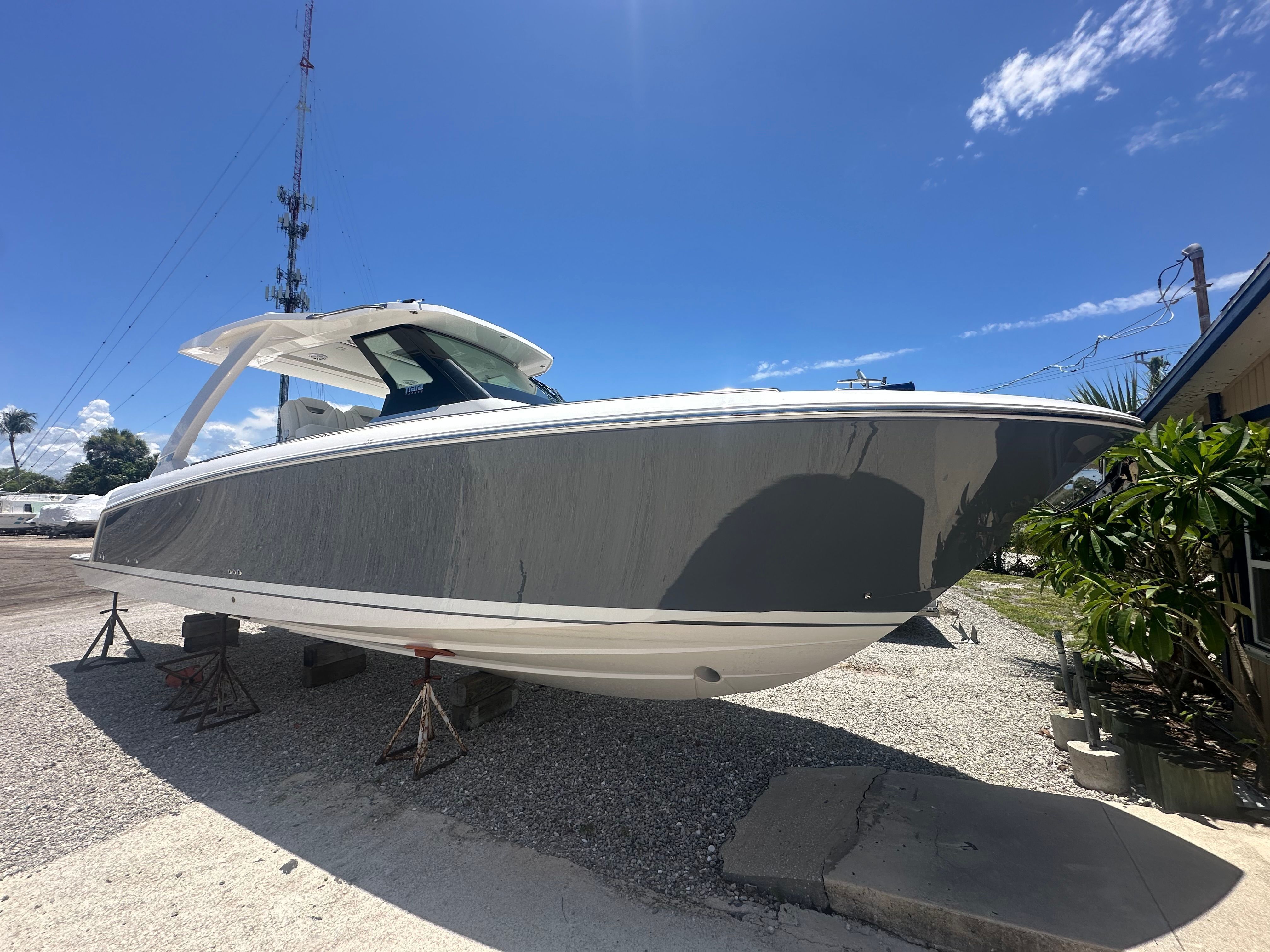 2026 Tiara Yachts 34 LS