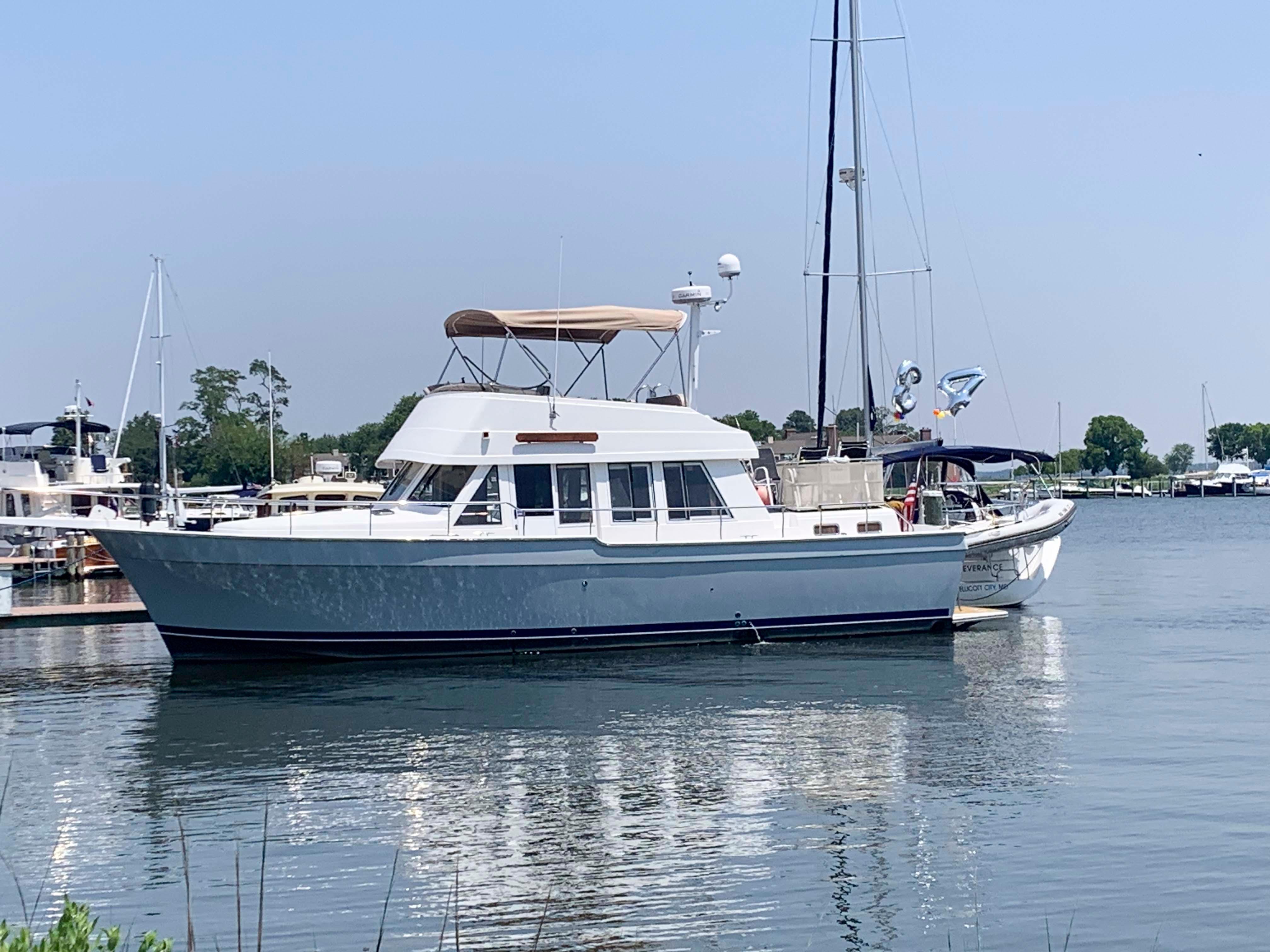 2004 Mainship 43 Trawler Aft Cabin