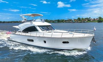 2015 Riviera 54 Belize Daybridge