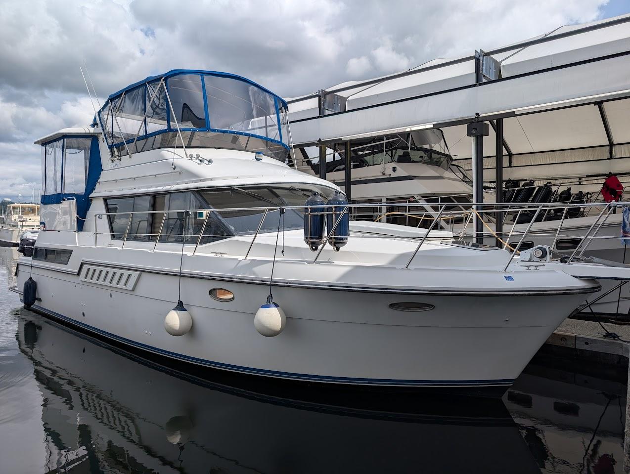 1991 Carver 430 Cockpit Motor Yacht
