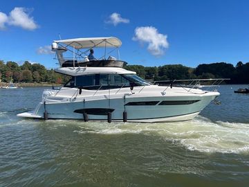 2023 Regal 38 Fly