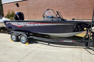 Tracker Targa V-18 Combo 2025 Tracker Targa V-18 Combo boat on trailer, parked outdoors.