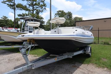 1998 Hurricane FUN DECK 201 w/ 2006 F115 YAMAHA FOURSTROKE