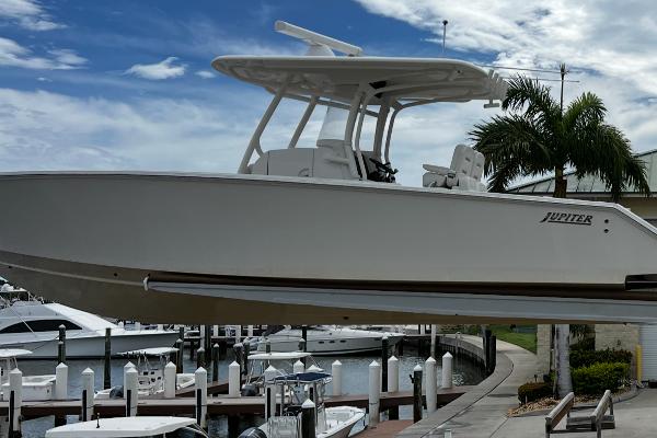 2019 Jupiter 30 HFS