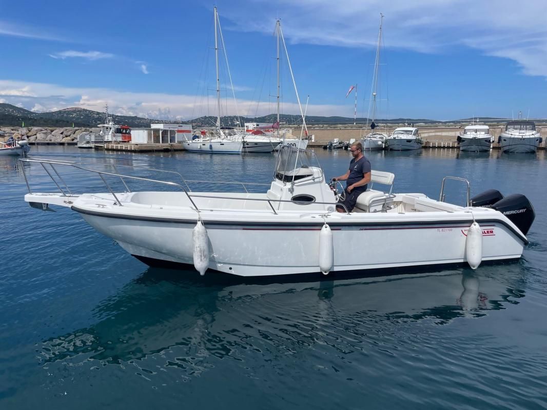 2000 Boston Whaler 26 Outrage