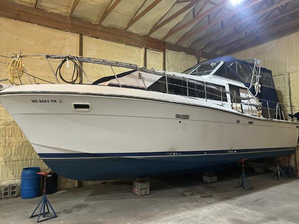 Chris-Craft Catalina 381