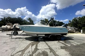 2018 Sea Hunt Escape 235 SE