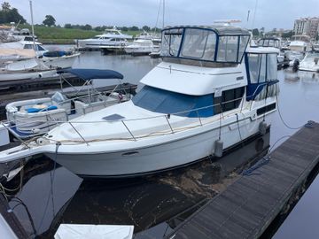 1992 Carver 33 Aft Cabin Motor Yacht