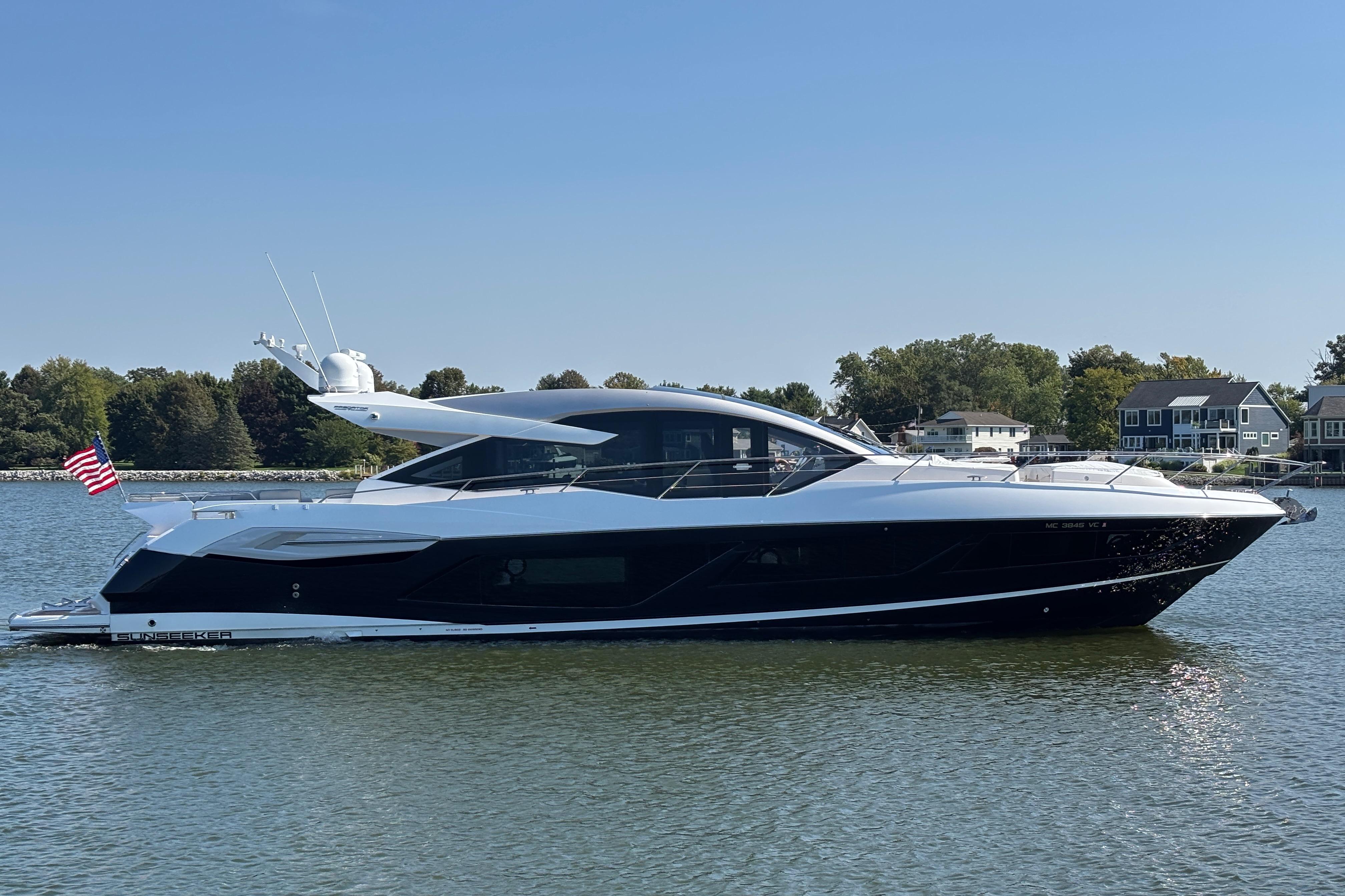 2018 Sunseeker Predator 74