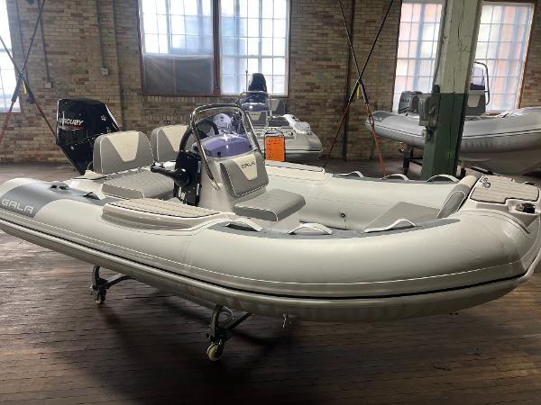 2023 Gala V330