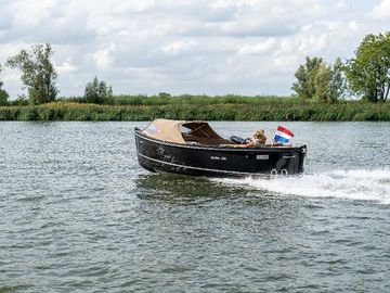 2025 Maxima 650 Flying Lounge