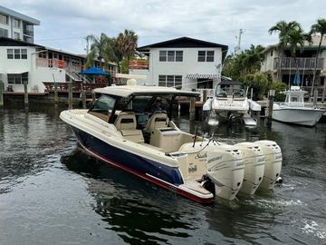 2022 Chris-Craft Calypso 35