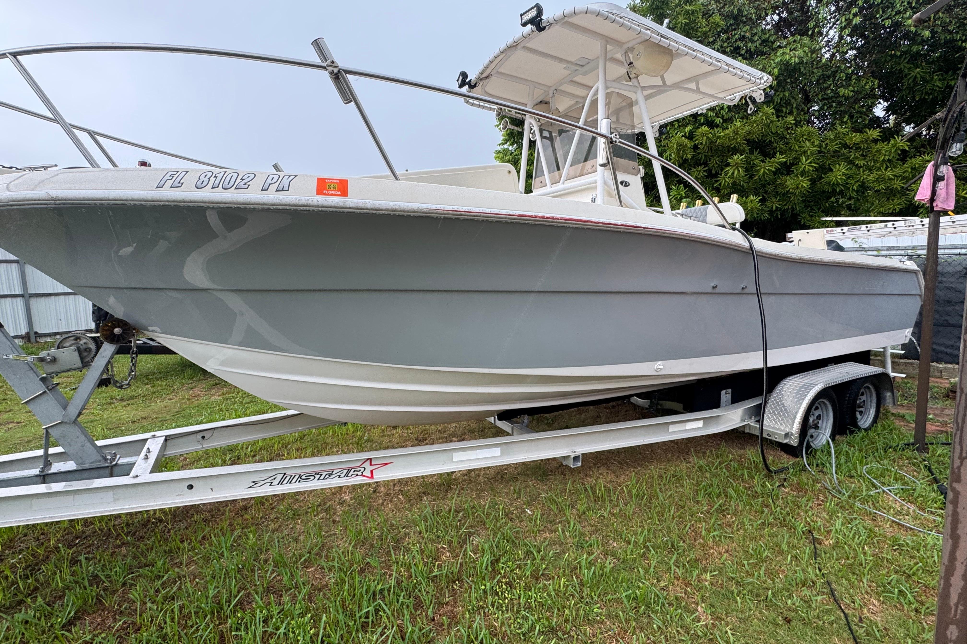 1995 Pursuit 2470 Center Console