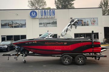 2017 MasterCraft XT20
