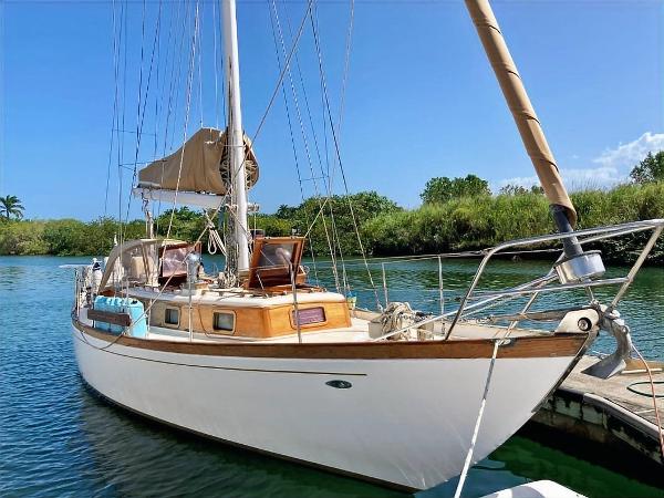 Sail boats for sale in Bocas Del Toro, Panama 