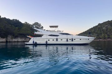 2001 Ferretti Yachts 620