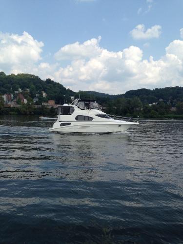 2004 Silverton 39 Motor Yacht