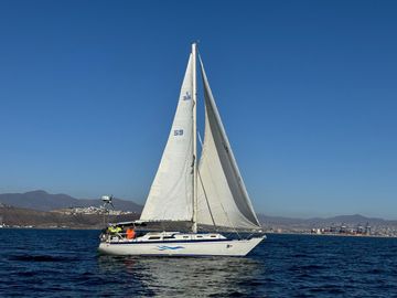 1981 Islander 36