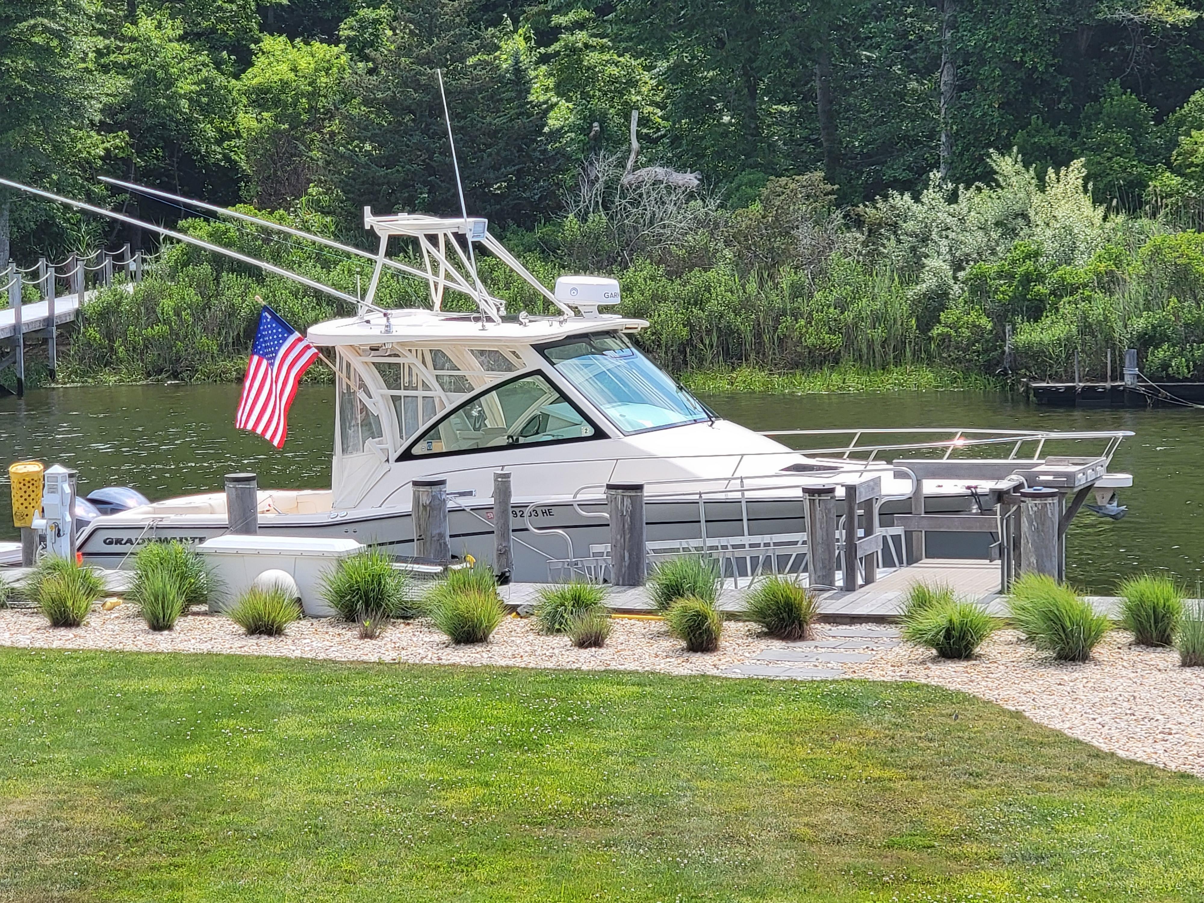 2017 Grady-White Express 330