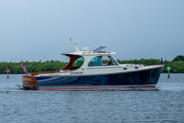 2017 Hinckley Picnic Boat 37 MKIII