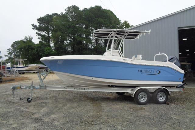 2025 Robalo R200 Center Console