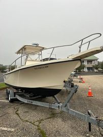 1996 Parker 2300 Center Console