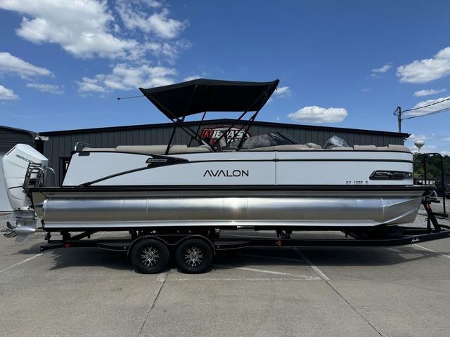 Avalon Catalina Quad Lounger Windshield 25 FT