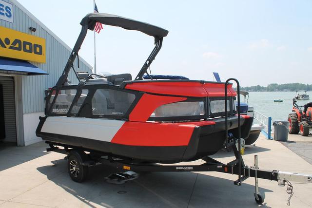 Sea-Doo Switch® Cruise 18-130 hp