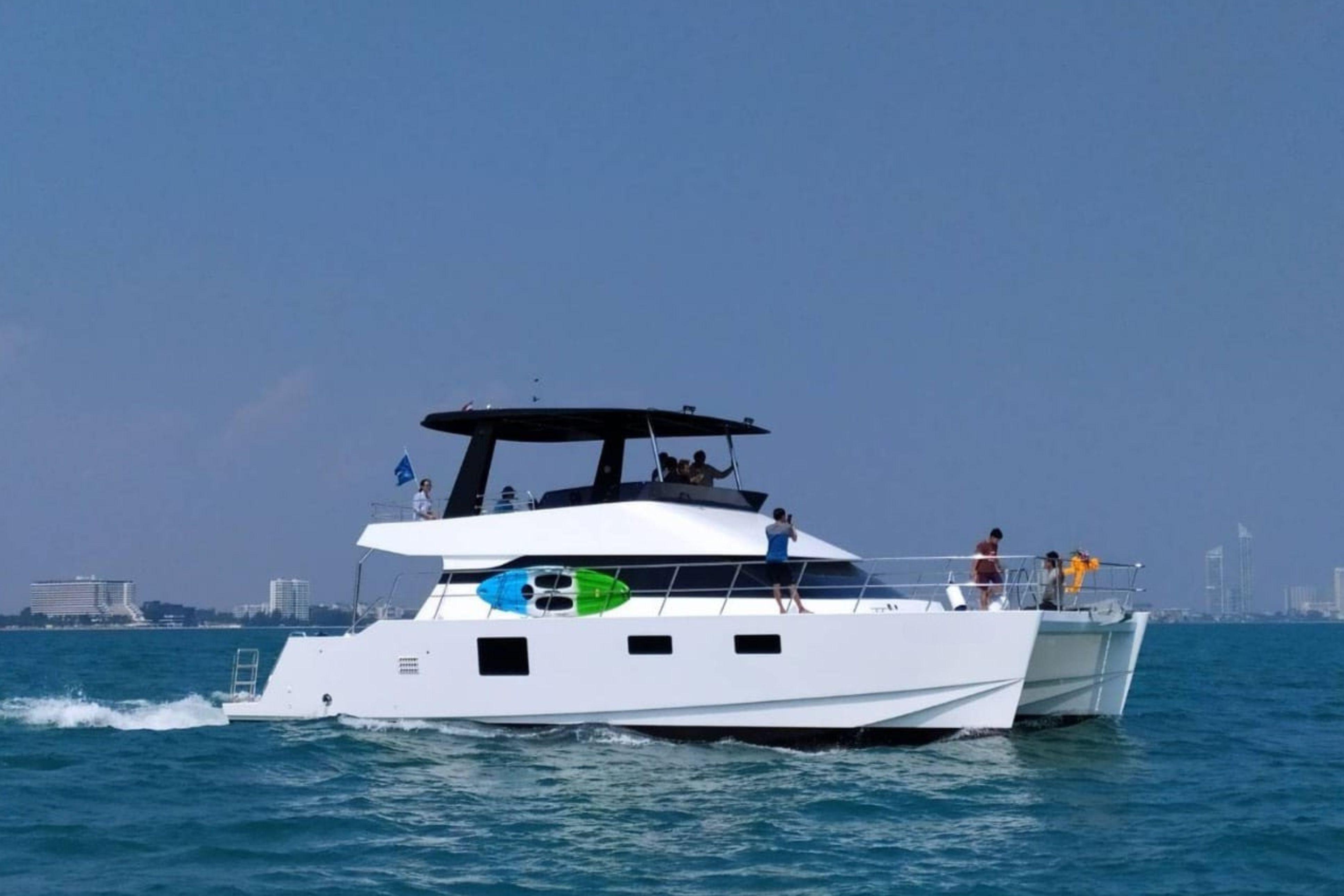 Floeth Yachts Powercat