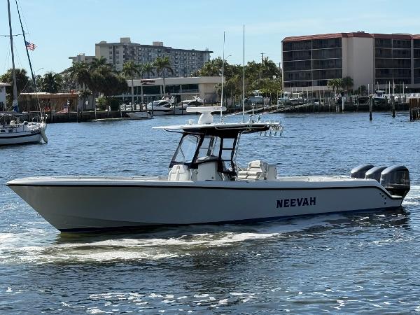 2018 Bluewater Center Console