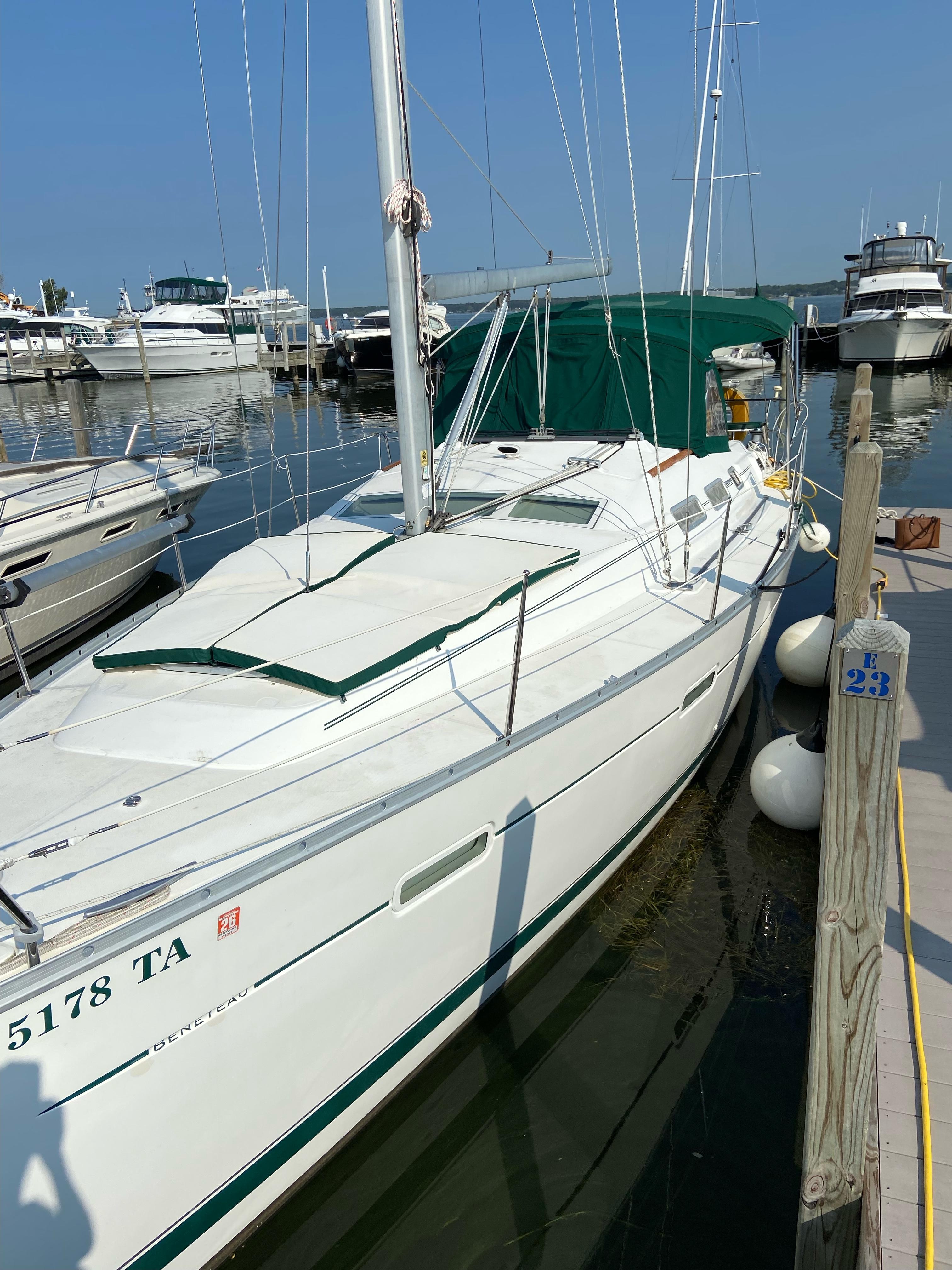 Beneteau Oceanis Clipper 373