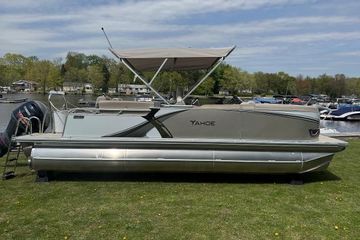 2025 Tahoe Pontoon LTZ Quad Lounger Shift
