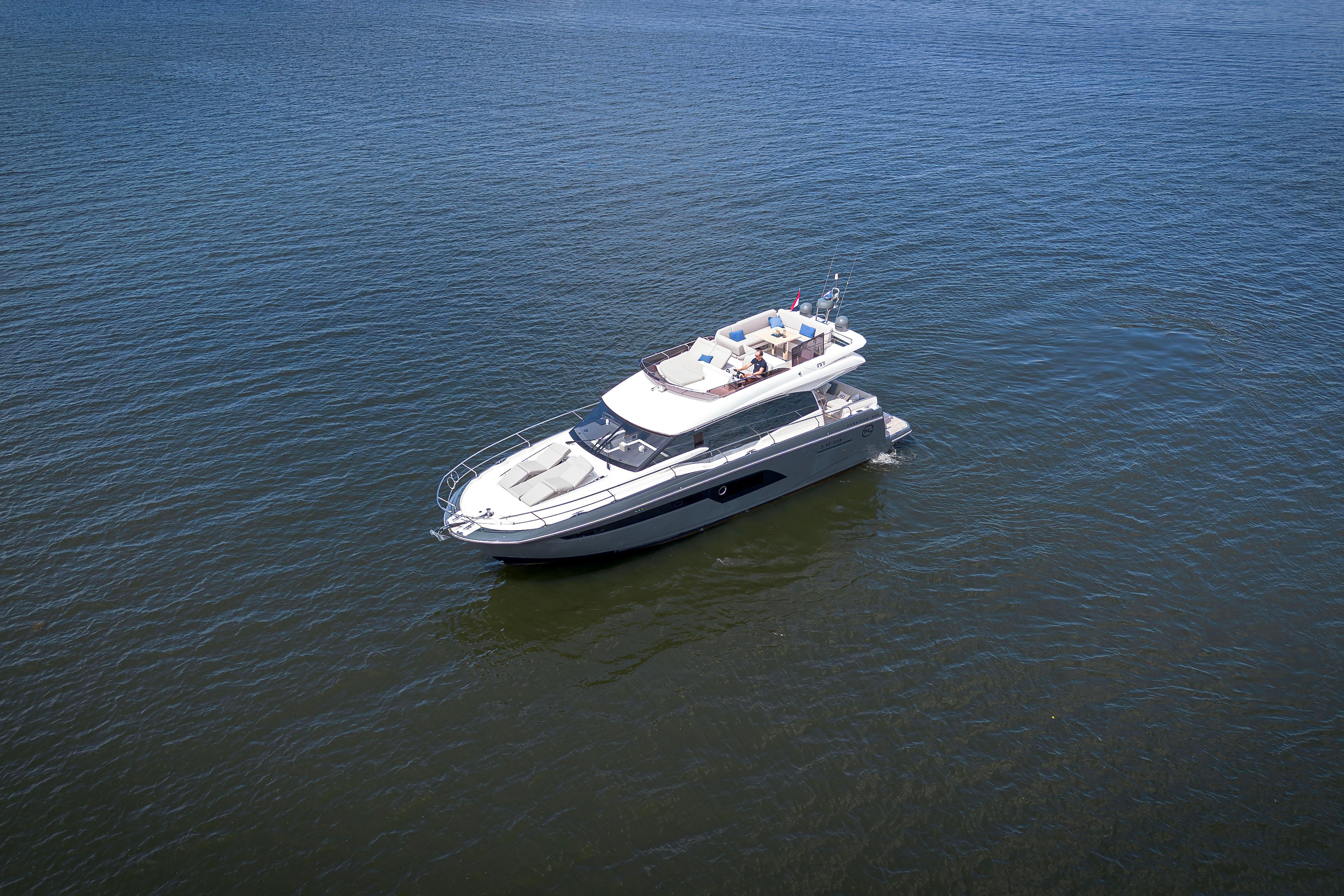 2021 Prestige 520