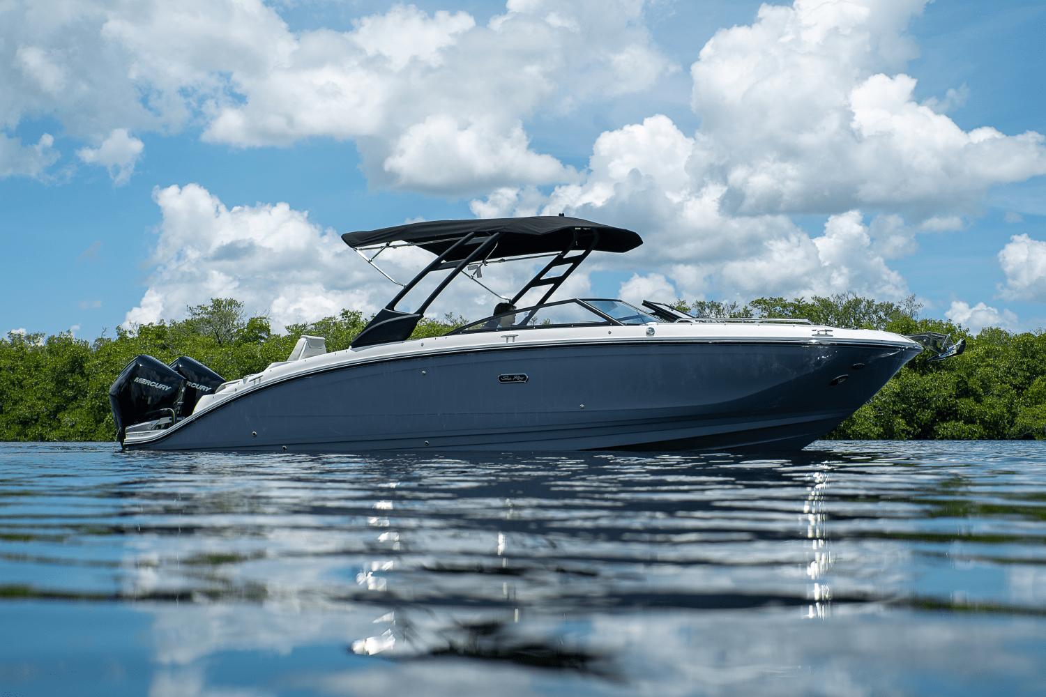 2026 Sea Ray SDX 290 Outboard