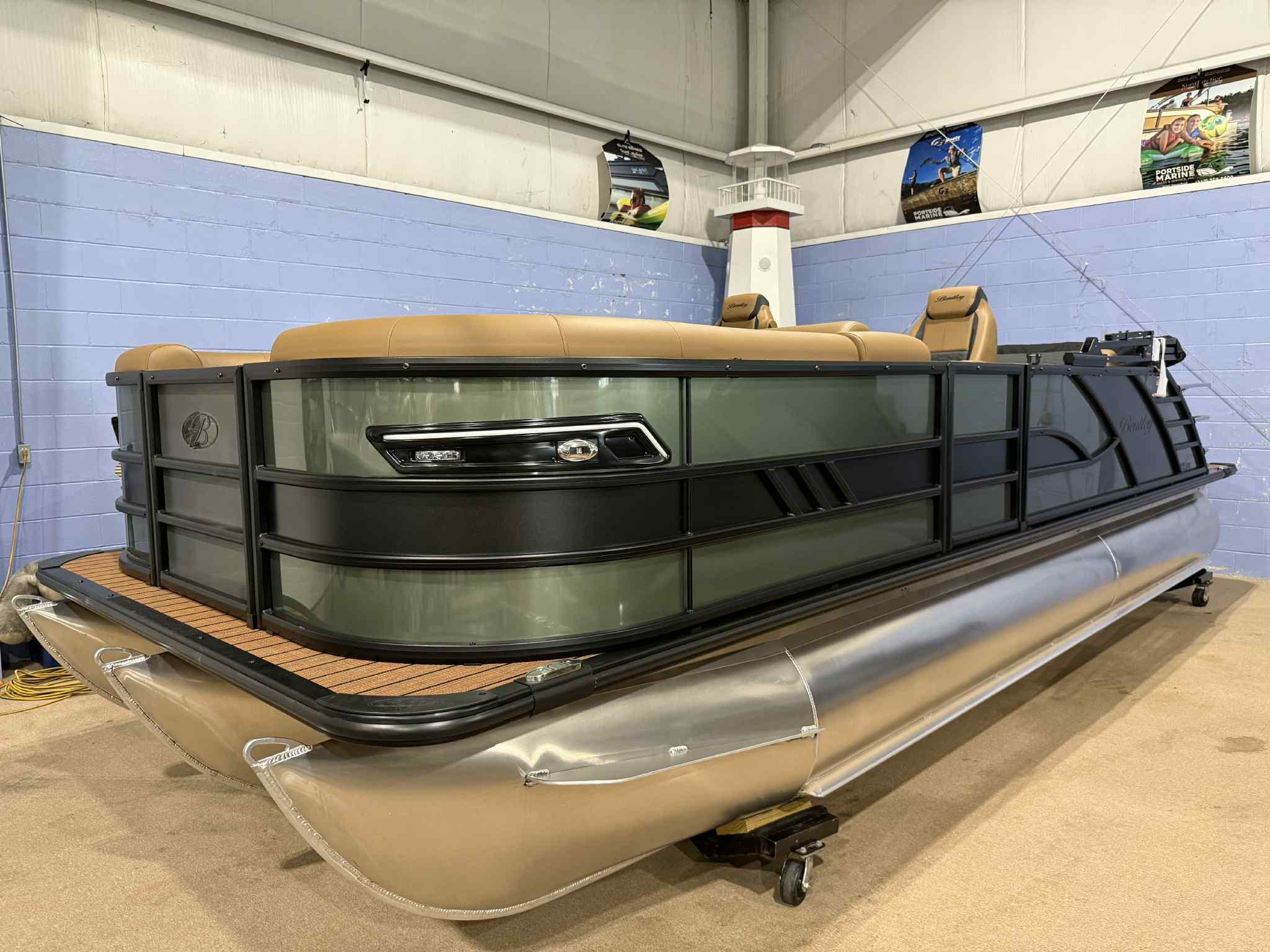 2026 Bentley Pontoons Elite 223 Swingback Dual Captain Full Tube