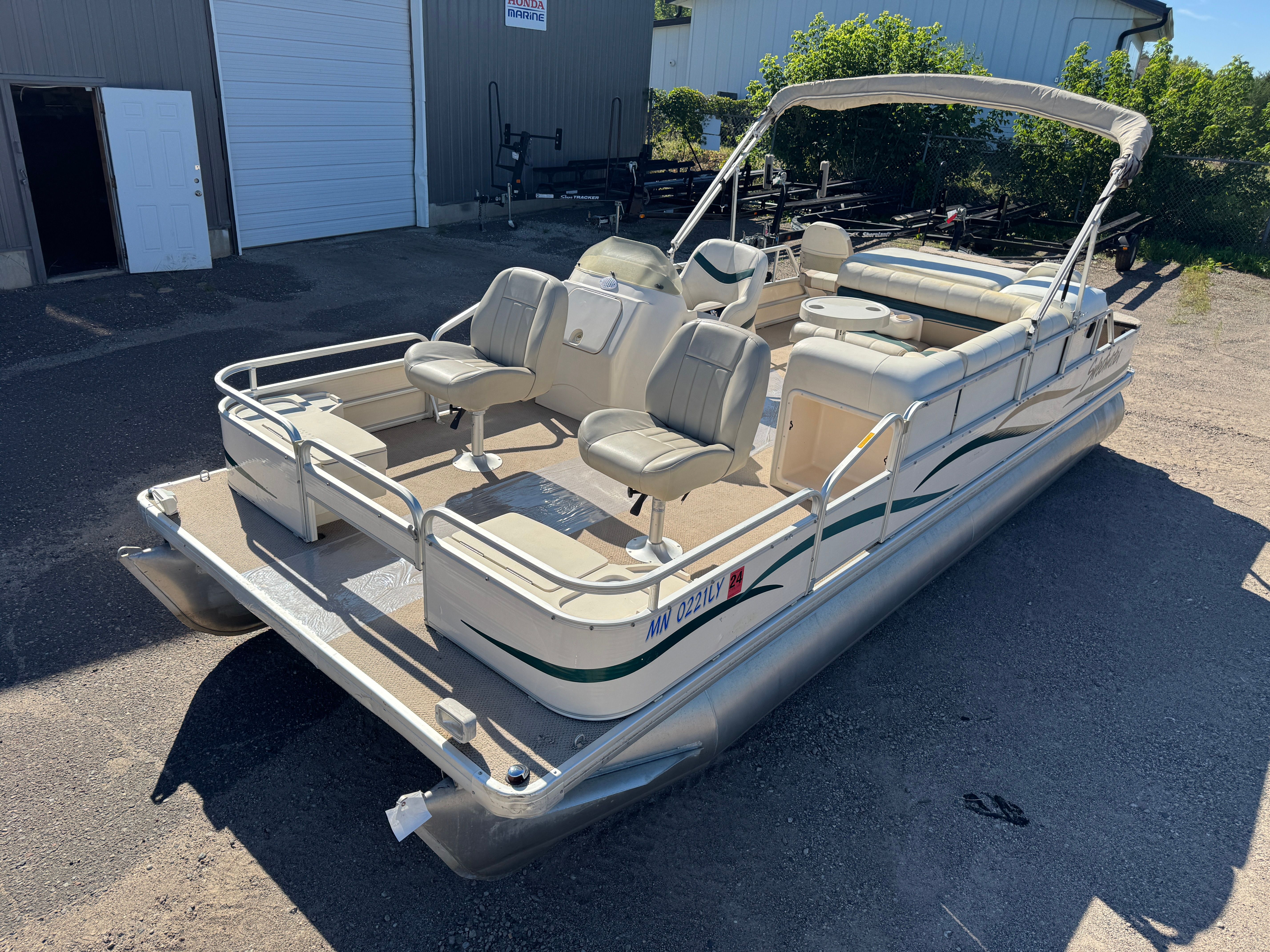 2004 Sweetwater 2222 DF Pontoon