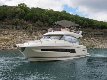 2022 Prestige 460 Fly