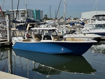 2023 Sportsman Open 322 Center Console