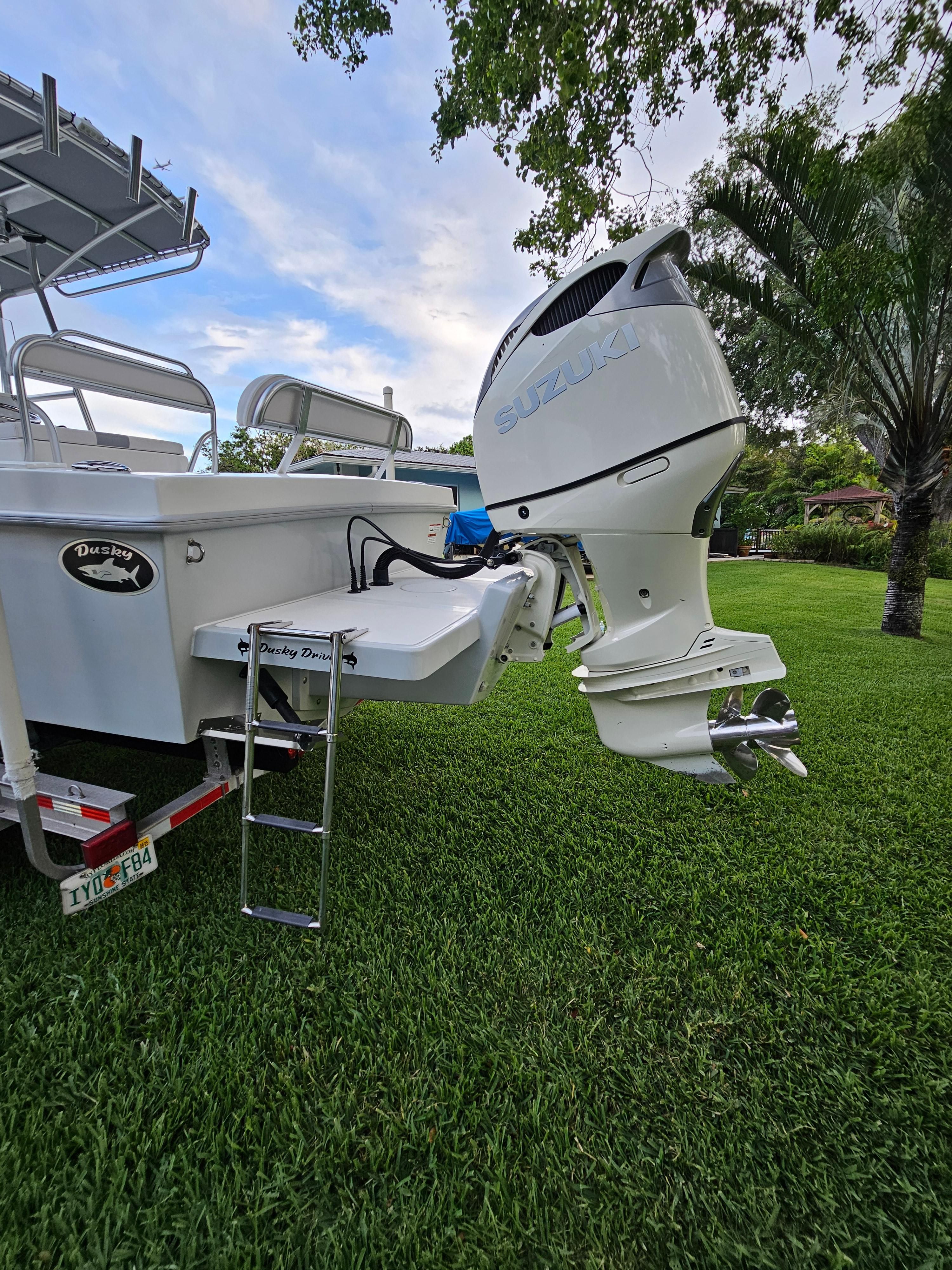 2018 Dusky 252XF