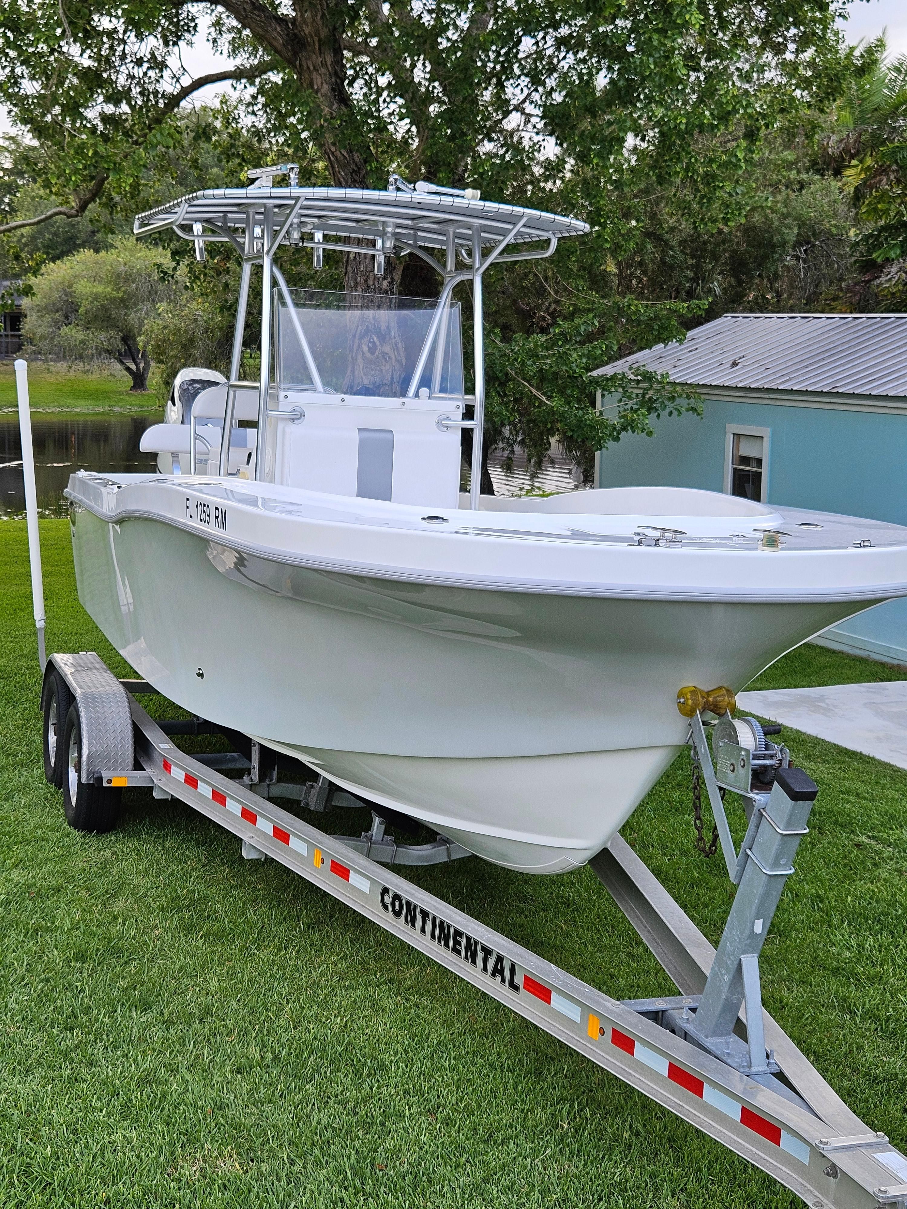2018 Dusky 252XF