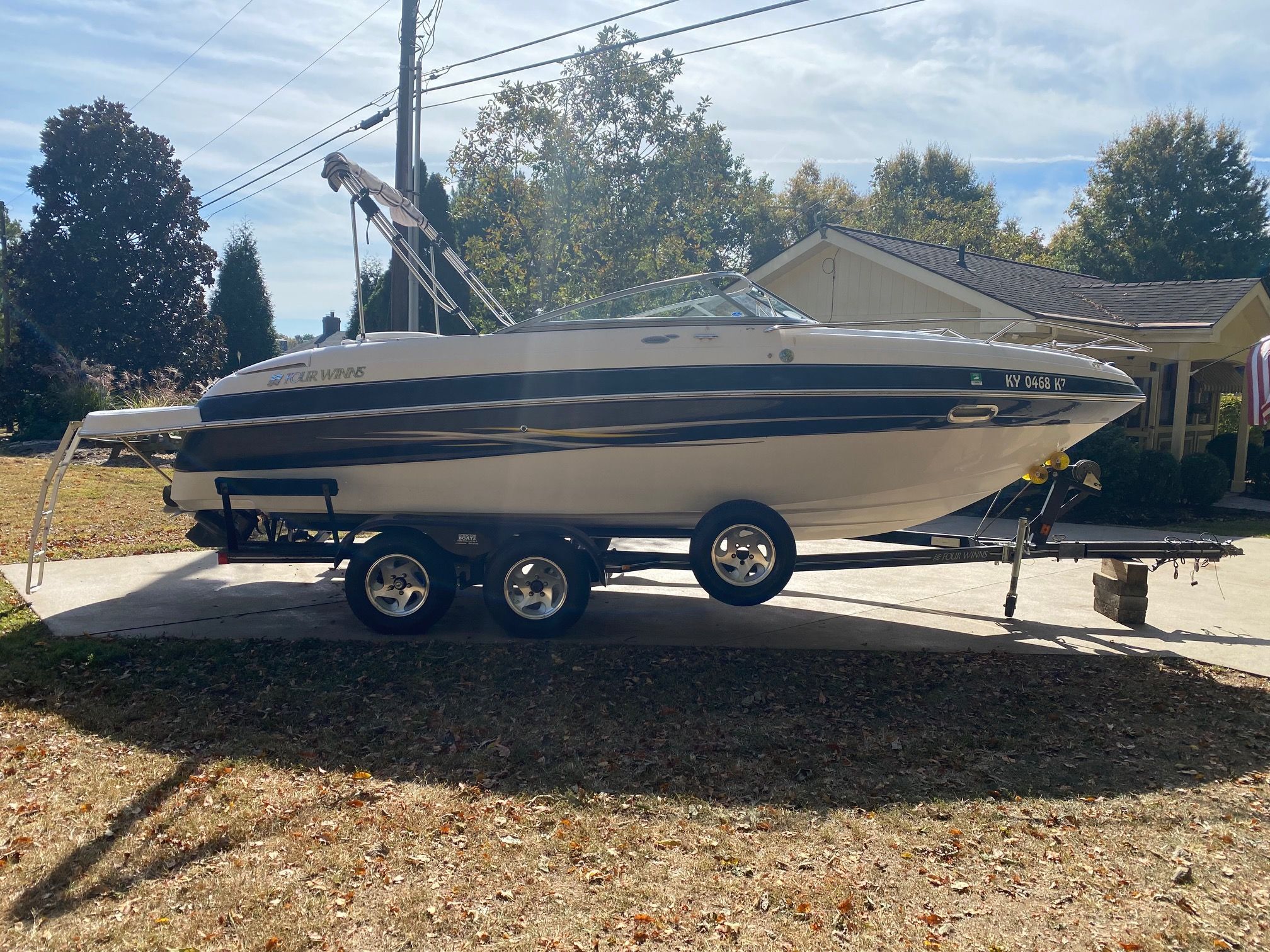 2005 Four Winns 225 Sundowner