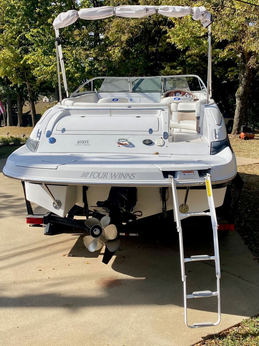 2005 Four Winns 225 Sundowner
