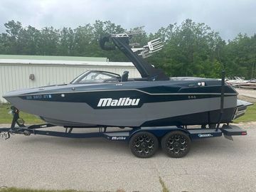 2022 Malibu M220