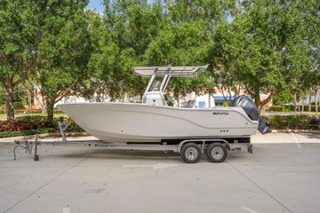 2025 Sea Fox 228 Commander