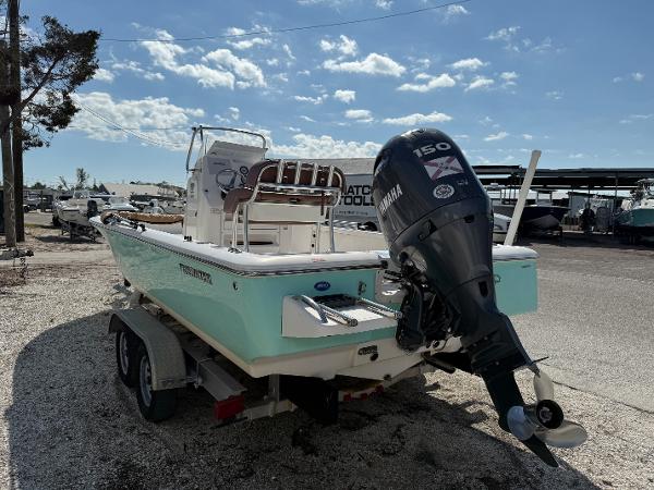 2017 Tidewater 2110 Bay Max