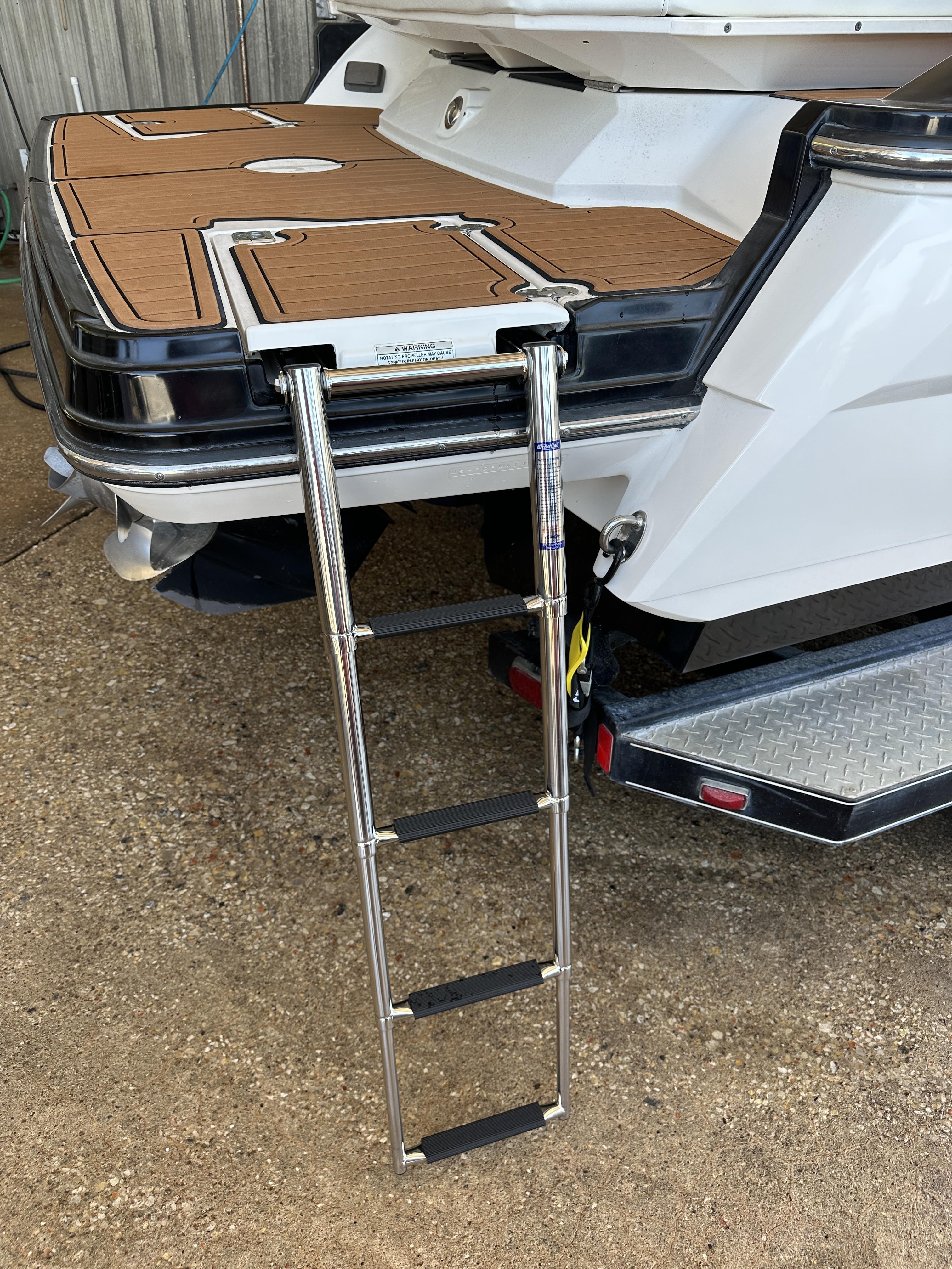 2013 Monterey 234 SS