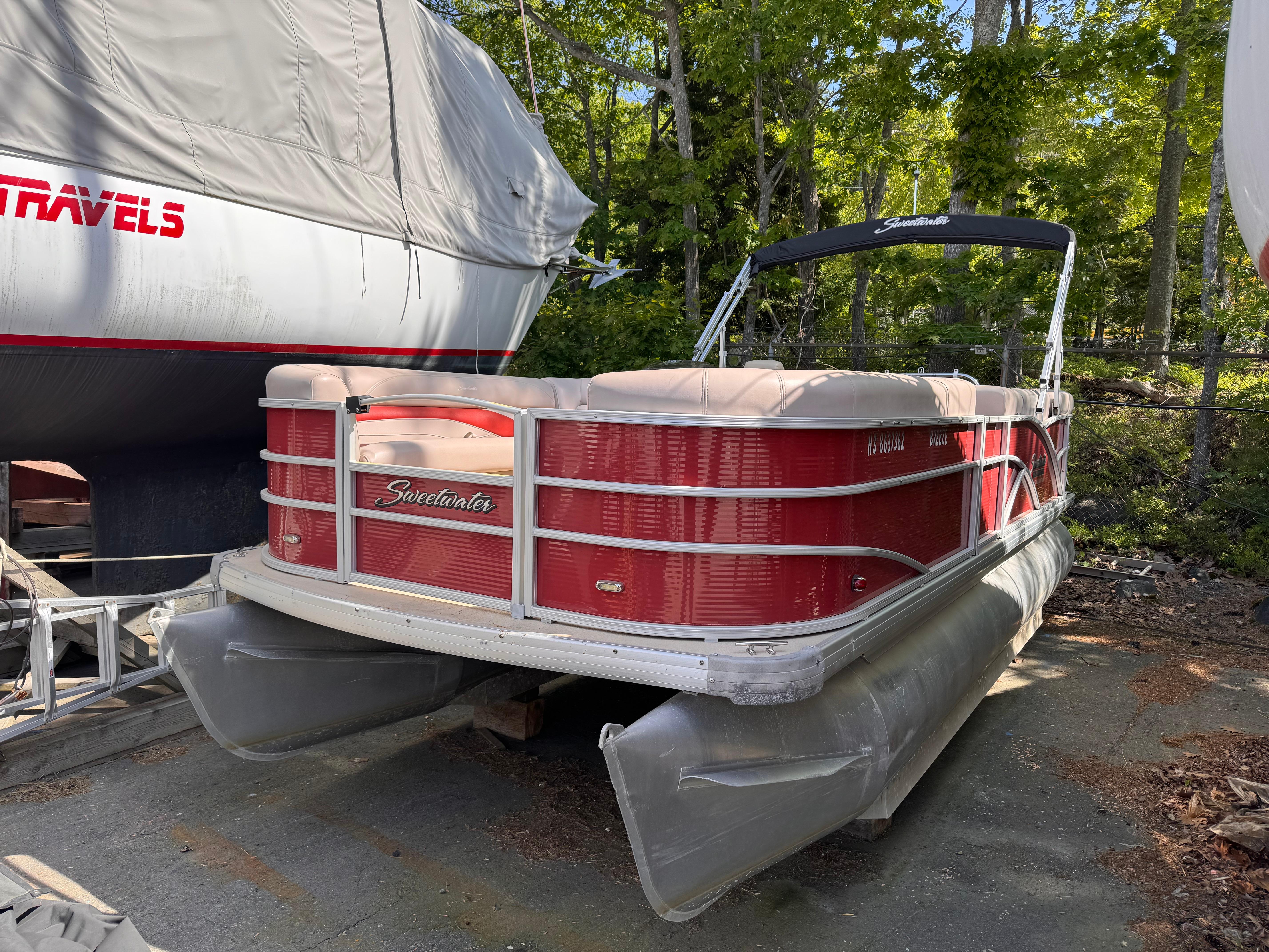 2015 Sweetwater Premium Edition 200