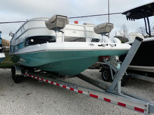 2024 Hurricane FunDeck 2360 REF OB
